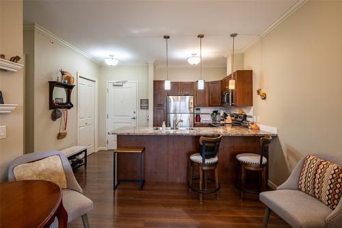 402-3010 35 Street, Vernon, BC - Indoor Photo Showing Kitchen With Upgraded Kitchen