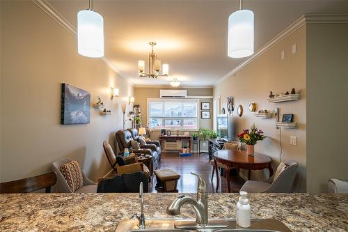 402-3010 35 Street, Vernon, BC - Indoor