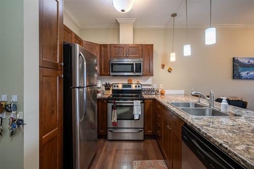 402-3010 35 Street, Vernon, BC - Indoor Photo Showing Kitchen With Double Sink