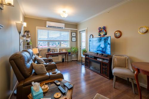 402-3010 35 Street, Vernon, BC - Indoor Photo Showing Other Room