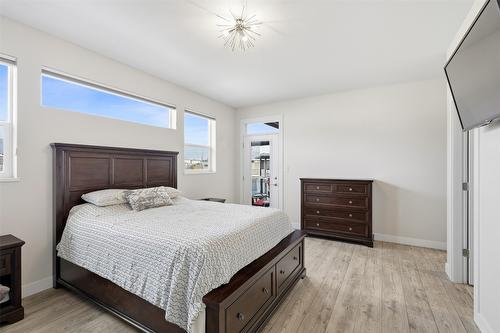1623 Emerald Drive, Kamloops, BC - Indoor Photo Showing Bedroom