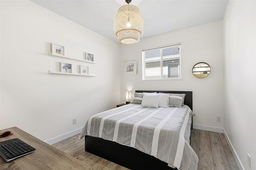 1623 Emerald Drive, Kamloops, BC - Indoor Photo Showing Bedroom