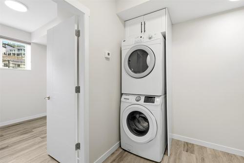 1623 Emerald Drive, Kamloops, BC - Indoor Photo Showing Laundry Room