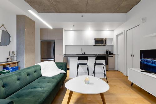 Salon - 601-888 Rue Wellington, Montréal (Ville-Marie), QC - Indoor Photo Showing Other Room