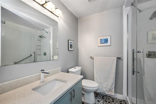 1769 Bay St, Victoria, BC 