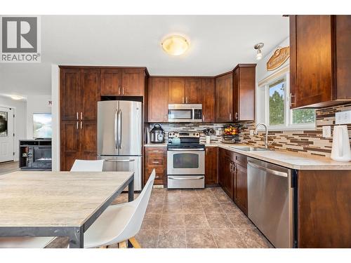 3011 Ensign Way, West Kelowna, BC - Indoor Photo Showing Kitchen