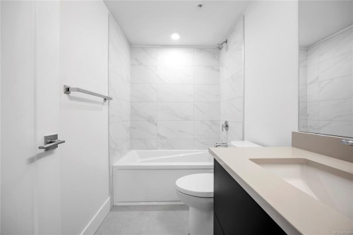 505-45 Haliburton St, Nanaimo, BC - Indoor Photo Showing Bathroom