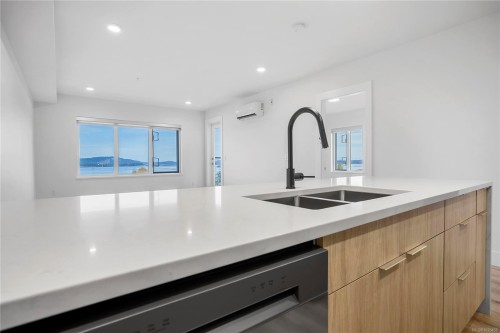 505-45 Haliburton St, Nanaimo, BC - Indoor Photo Showing Kitchen With Double Sink With Upgraded Kitchen