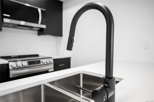 505-45 Haliburton St, Nanaimo, BC - Indoor Photo Showing Kitchen