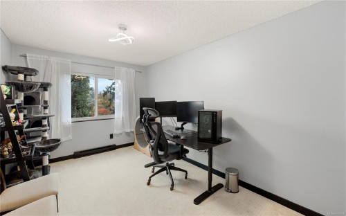 402-1241 Fairfield Rd, Victoria, BC - Indoor Photo Showing Office