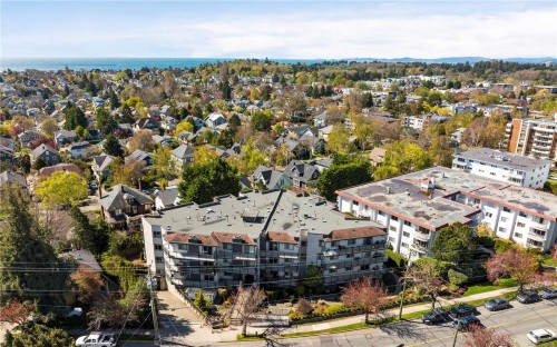 402-1241 Fairfield Rd, Victoria, BC - Outdoor With View