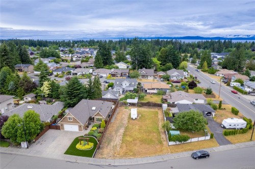 715 Doehle Ave, Parksville, BC 