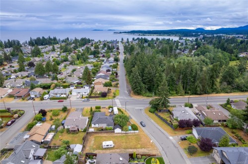 715 Doehle Ave, Parksville, BC 