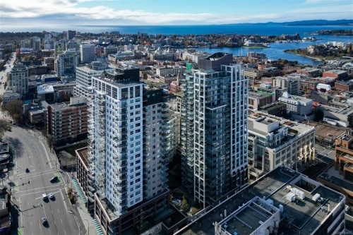 1006-777 Herald St, Victoria, BC - Outdoor With View