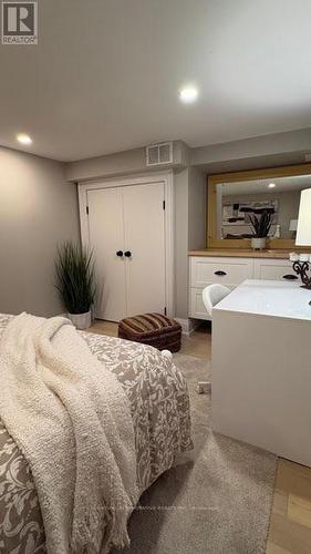20 Bsmt - 275 Manse Road, Toronto, ON - Indoor Photo Showing Bedroom