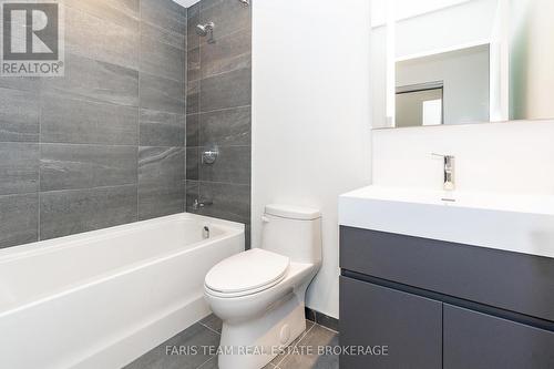 3301 - 39 Mary Street, Barrie, ON - Indoor Photo Showing Bathroom