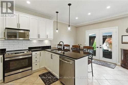 11 Silverspring Crescent, Hamilton, ON - Indoor Photo Showing Kitchen With Stainless Steel Kitchen With Double Sink With Upgraded Kitchen