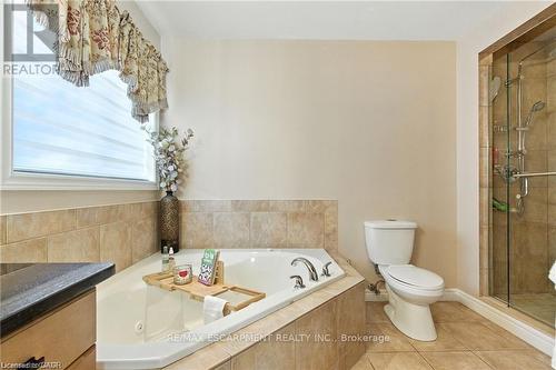11 Silverspring Crescent, Hamilton, ON - Indoor Photo Showing Bathroom