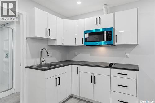 458 Schmeiser Bend, Saskatoon, SK - Indoor Photo Showing Kitchen