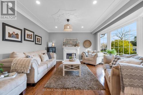 16 Walnut Street, Port Colborne (Sugarloaf), ON - Indoor Photo Showing Living Room With Fireplace