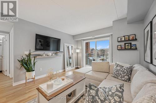 309 - 41 Goodwin Drive, Guelph (Pineridge/Westminster Woods), ON - Indoor Photo Showing Living Room