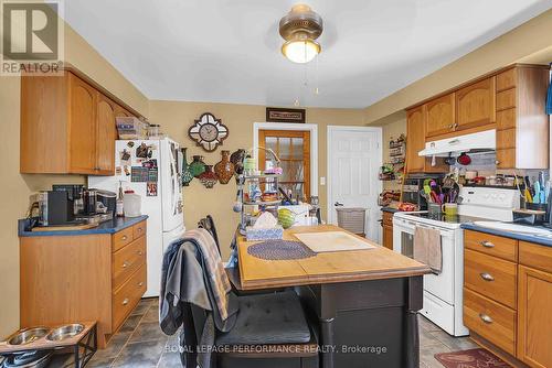 725 Gloucester Street N, Cornwall, ON - Indoor Photo Showing Kitchen