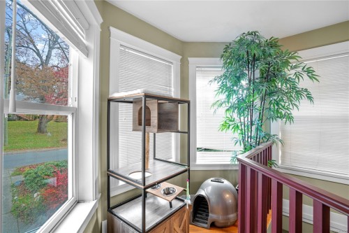 4012 Rainbow St, Saanich, BC 