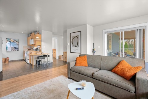 4012 Rainbow St, Saanich, BC 