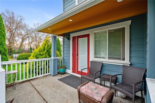 4012 Rainbow St, Saanich, BC 