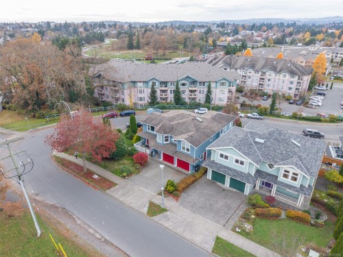 4012 Rainbow St, Saanich, BC 