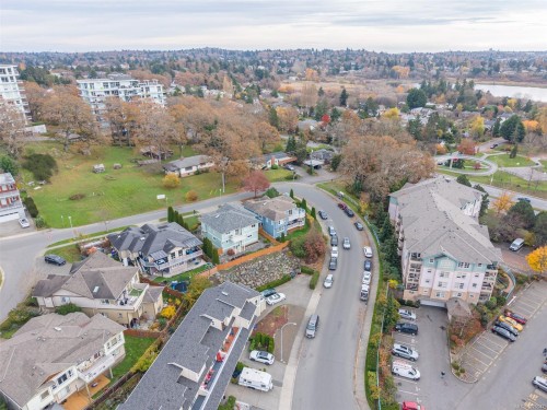 4012 Rainbow St, Saanich, BC 