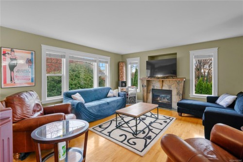 4012 Rainbow St, Saanich, BC 