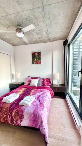 Chambre à coucher - 805-1265 Rue Lambert-Closse, Montréal (Ville-Marie), QC - Indoor Photo Showing Bedroom