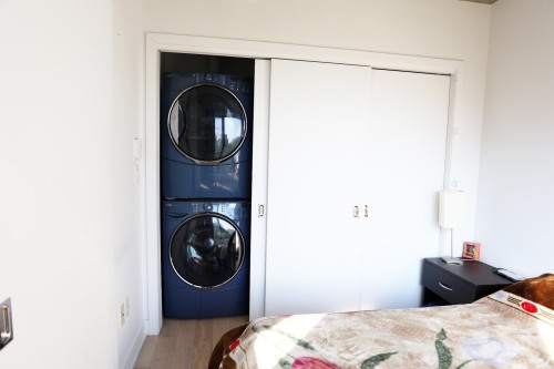 Chambre à coucher - 805-1265 Rue Lambert-Closse, Montréal (Ville-Marie), QC - Indoor Photo Showing Laundry Room