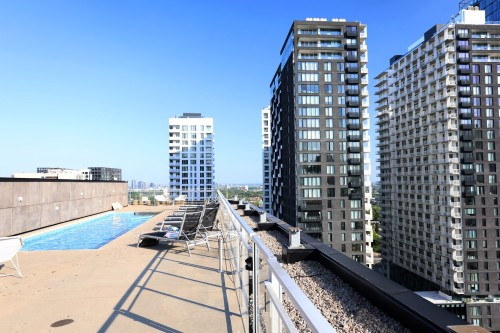 Piscine - 805-1265 Rue Lambert-Closse, Montréal (Ville-Marie), QC - Outdoor With Facade