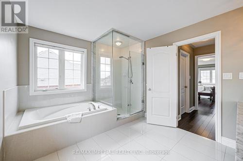982 Wilbur Pipher Circle, Newmarket, ON - Indoor Photo Showing Bathroom