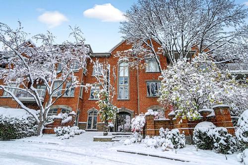 105-275 Rue Upper Edison  Saint-Lambert, QC J4R 2W1