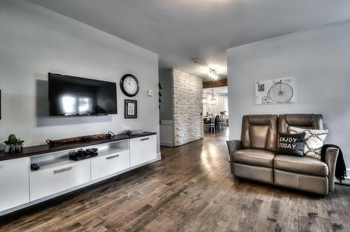 Living room - 249 Rue St-Henri, Napierville, QC - Indoor Photo Showing Living Room