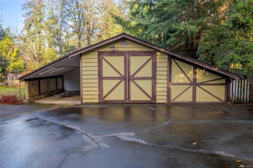 856 Reid Rd, Parksville, BC 