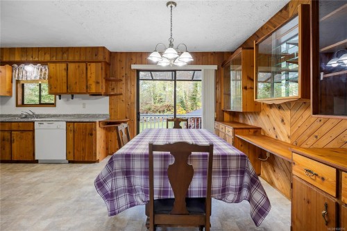 856 Reid Rd, Parksville, BC 