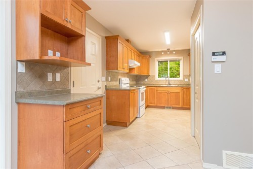 185 Huson Rd, Qualicum Beach, BC 