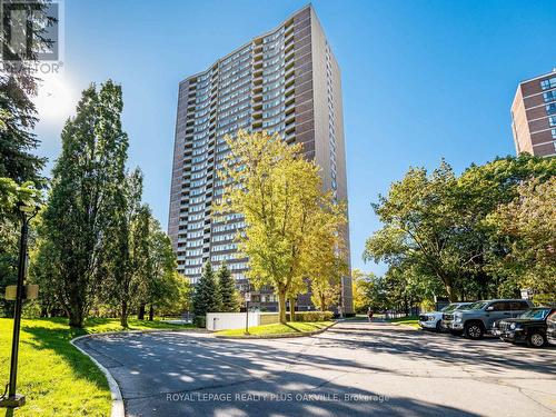 2006 - 3100 KIRWIN AVENUE  Mississauga, ON L5A 3S6