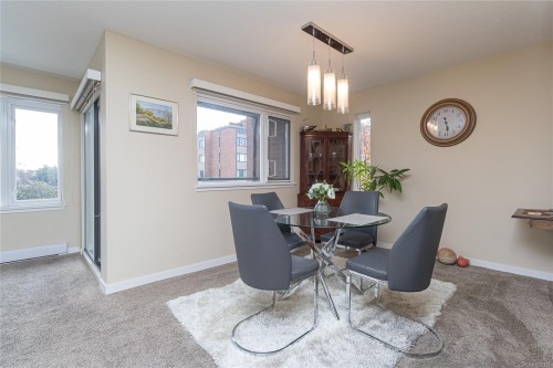 305-103 Gorge Rd East, Victoria, BC - Indoor Photo Showing Dining Room