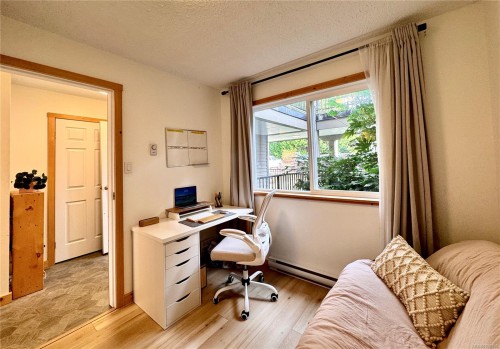 203-250 Hemlock St, Ucluelet, BC - Indoor Photo Showing Office