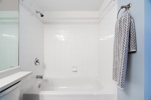1009-835 View St, Victoria, BC - Indoor Photo Showing Bathroom