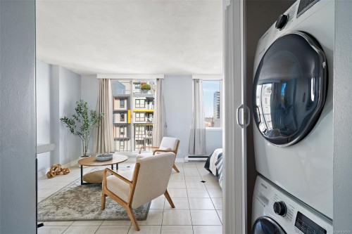 1009-835 View St, Victoria, BC - Indoor Photo Showing Laundry Room