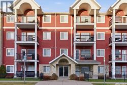 424 150 Pawlychenko LANE  Saskatoon, SK S7V 0B8