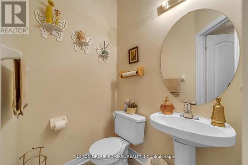 70 Blackforest Drive, Richmond Hill, ON - Indoor Photo Showing Bathroom