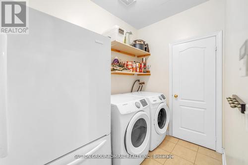 70 Blackforest Drive, Richmond Hill, ON - Indoor Photo Showing Laundry Room