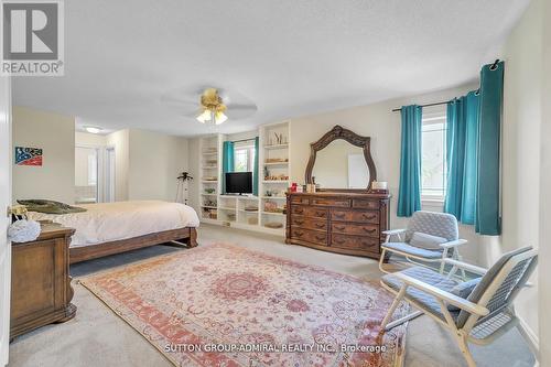 70 Blackforest Drive, Richmond Hill, ON - Indoor Photo Showing Bedroom